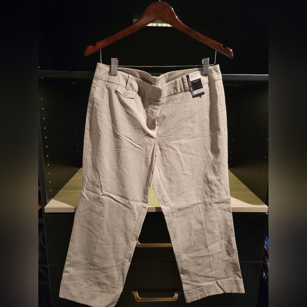 Womens size 6 crop pants